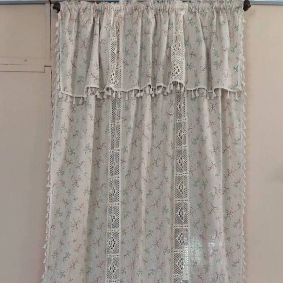 Cotton Window Curtains - Picture 1 of 5